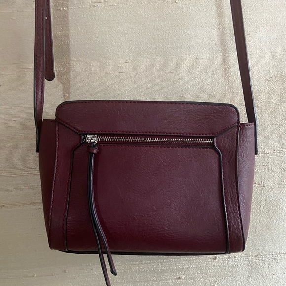 stradivarius Burgundy Crossbody - Picture 1 of 10